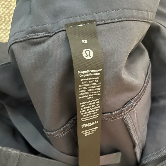 Lululemon utilitech Carpenter Straight Leg 33 - Picture 3 of 3